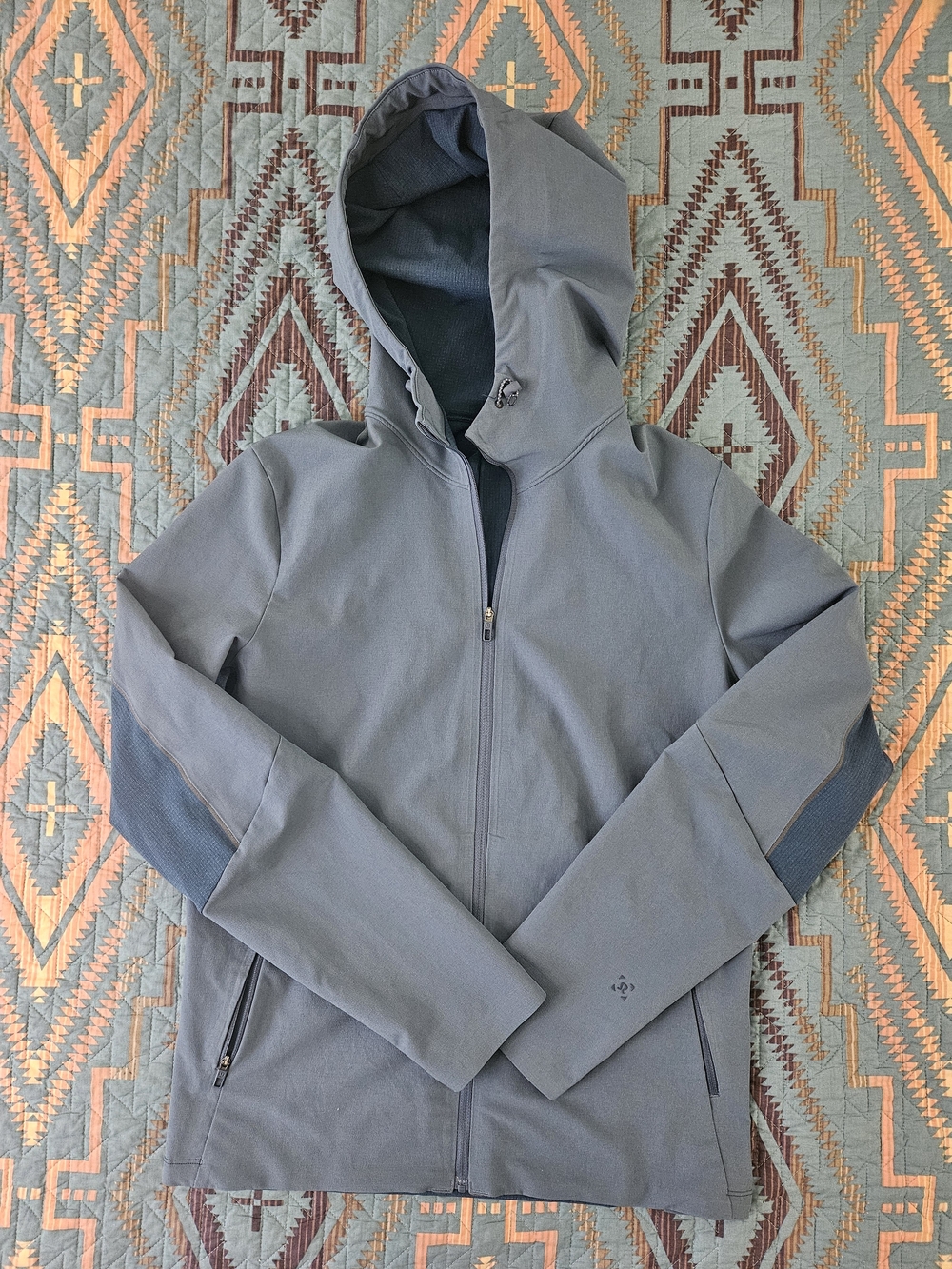 lululemon athletica Men's Hooded Fleeced Back Softshell Full-Zip Jacket —